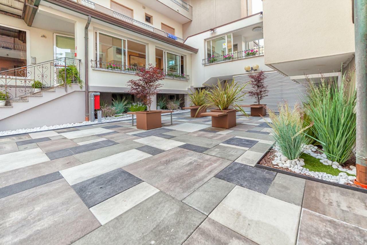 Hotel Columbia & Ninfea Lido di Jesolo Exterior photo
